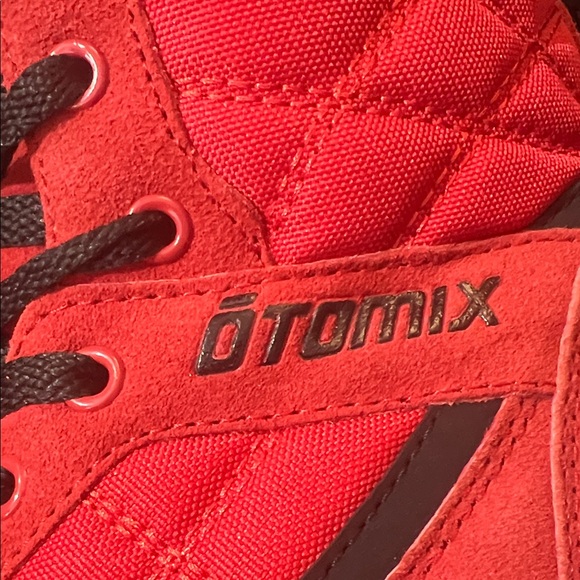 Otomix Stingray Escape High-Top Shoes - Picture 5 of 8